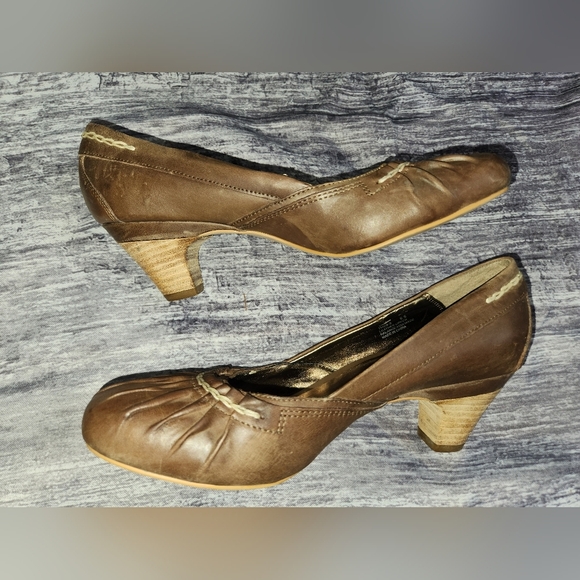 Steve Madden Brown Leather Ruched Round Toe Block Heel Pumps Comfortable Shoes - Picture 15 of 15
